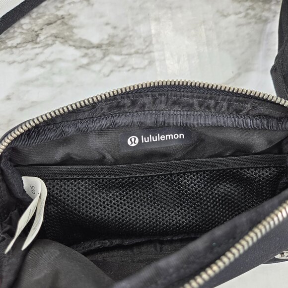 Lululemon Everywhere Crossbody Bag - Picture 4 of 5